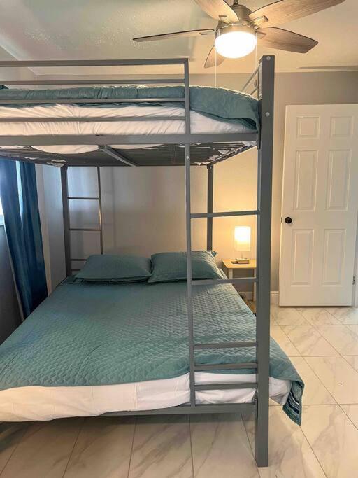 Vila House Of Manatees-Entire House With Yard, Fire Pit, Dog Friendly Crystal River Exteriér fotografie